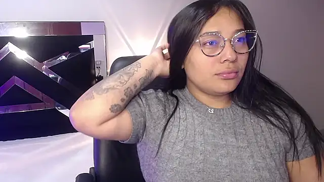 Snapshot of CataleyaMoonroe chatting on 10-08-25, 03:20 CataleyaMoonroe online show from 10-08-25, 03:20