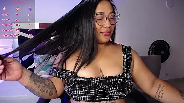 Snapshot of CataleyaMoonroe chatting on 10-25-25, 04:57 CataleyaMoonroe online show from 10-25-25, 04:57