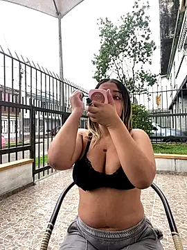 Ada Pink online show from 11-20-25, 06:29