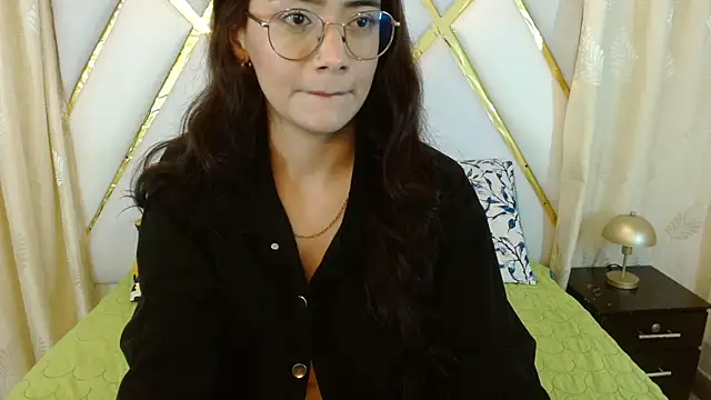 Ariadna Wells online show from 11-24-25, 02:06