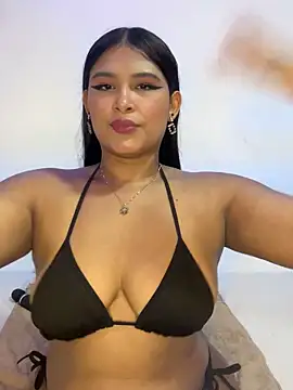 Snapshot of sarafox_10 chatting on 10-07-25, 08:17 sarafox 10 online show from 10-07-25, 08:17