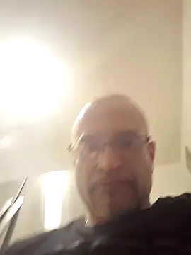 Snapshot of Curious9884 chatting on 02-26-26, 04:11 Curious9884 online show from 02-26-26, 04:11