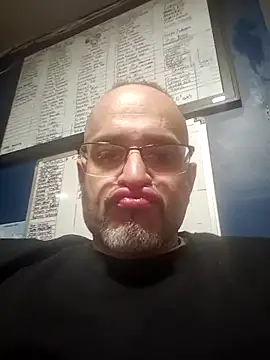 Snapshot of Curious9884 chatting on 03-04-26, 06:30 Curious9884 online show from 03-04-26, 06:30