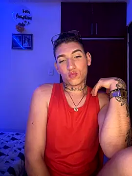 hotxxx 2012 online show from 10-01-25, 08:15