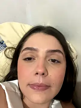 luiza barcelos online show from 10-17-25, 02:48