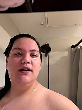 Snapshot of BrattyKrystal chatting on 10-20-25, 08:20 BrattyKrystal online show from 10-20-25, 08:20
