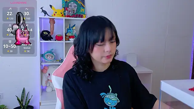 Sallie Doll online show from 10-11-25, 03:54