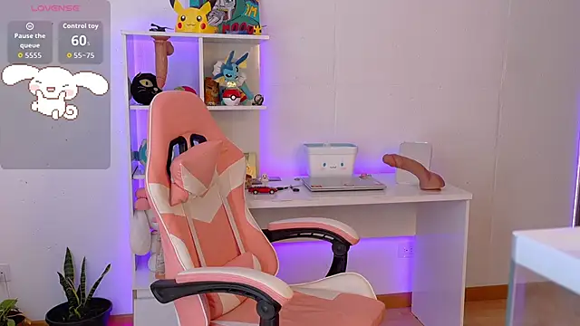 Sallie Doll online show from 10-23-25, 04:39