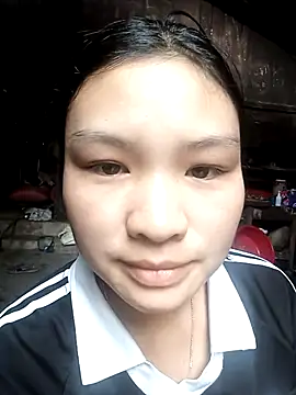 Snapshot of Hin_xx chatting on 10-21-25, 06:58 Hin xx online show from 10-21-25, 06:58