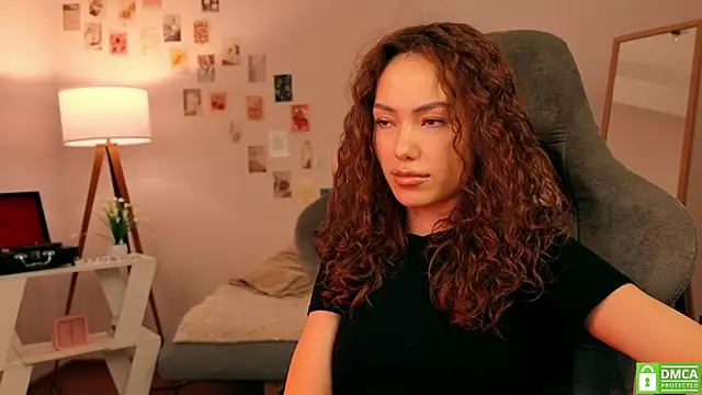 Snapshot of branchwithflowerss chatting on 10-22-25, 12:16 branchwithflowerss online show from 10-22-25, 12:16