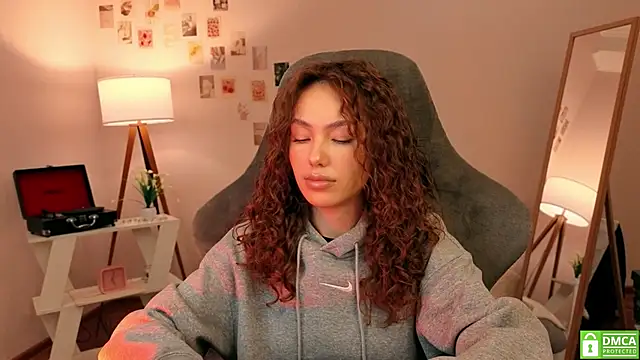 Snapshot of branchwithflowerss chatting on 10-23-25, 11:53 branchwithflowerss online show from 10-23-25, 11:53