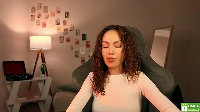 Snapshot of branchwithflowerss chatting on 11-19-25, 11:43 branchwithflowerss online show from 11-19-25, 11:43