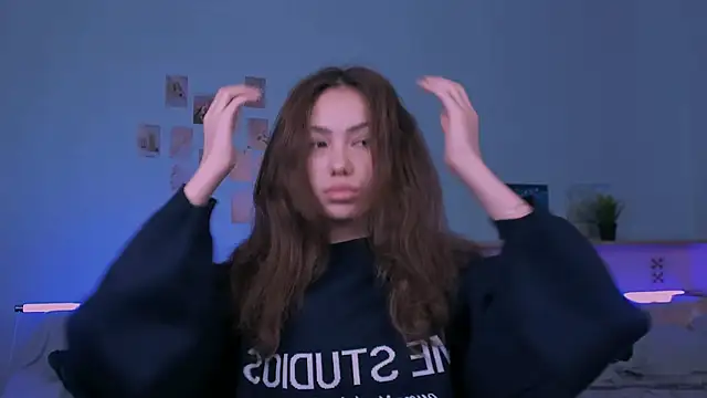 Snapshot of branchwithflowerss chatting on 11-29-25, 05:54 branchwithflowerss online show from 11-29-25, 05:54