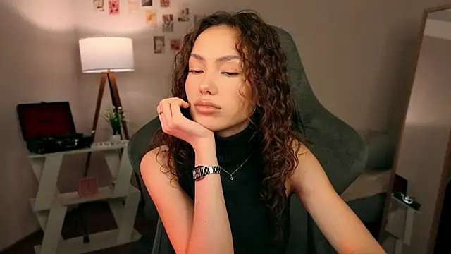 Snapshot of branchwithflowerss chatting on 12-02-25, 12:10 branchwithflowerss online show from 12-02-25, 12:10