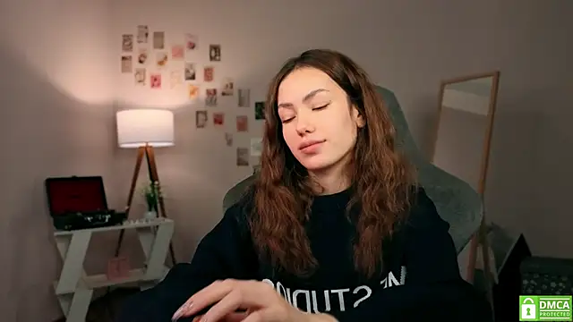 Snapshot of branchwithflowerss chatting on 12-03-25, 11:52 branchwithflowerss online show from 12-03-25, 11:52