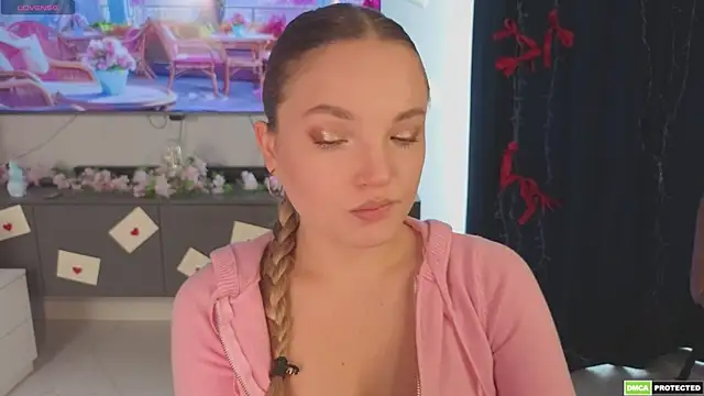 JulieLupo online show from 04-10-26, 06:40