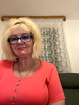 BoloshkaBlonda online show from 11-18-25, 06:23