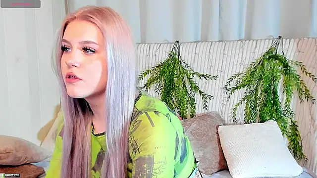 Malisha kiss online show from 10-28-25, 09:46