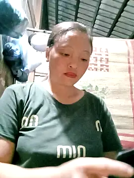 Snapshot of Minkine022 chatting on 10-04-25, 01:42 Minkine022 online show from 10-04-25, 01:42