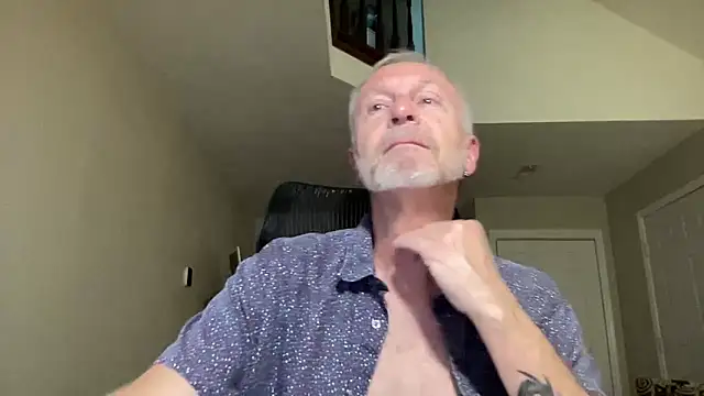 Snapshot of ApolloThrust chatting on 10-03-25, 10:29 ApolloThrust online show from 10-03-25, 10:29