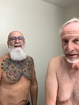 Snapshot of ApolloThrust chatting on 10-31-25, 12:28 ApolloThrust online show from 10-31-25, 12:28