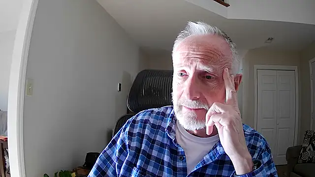 Snapshot of ApolloThrust chatting on 11-05-25, 07:58 ApolloThrust online show from 11-05-25, 07:58