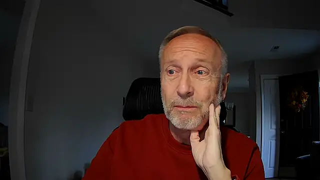 Snapshot of ApolloThrust chatting on 11-10-25, 09:36 ApolloThrust online show from 11-10-25, 09:36