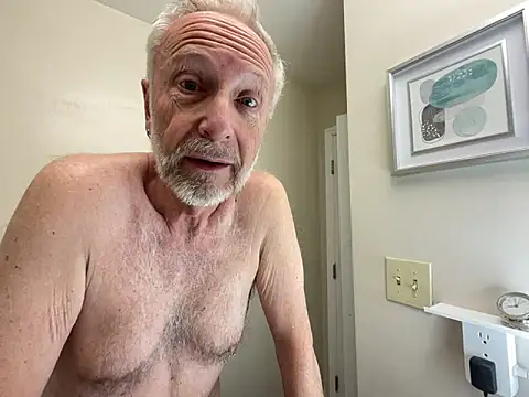 Snapshot of ApolloThrust chatting on 12-16-25, 01:05 ApolloThrust online show from 12-16-25, 01:05