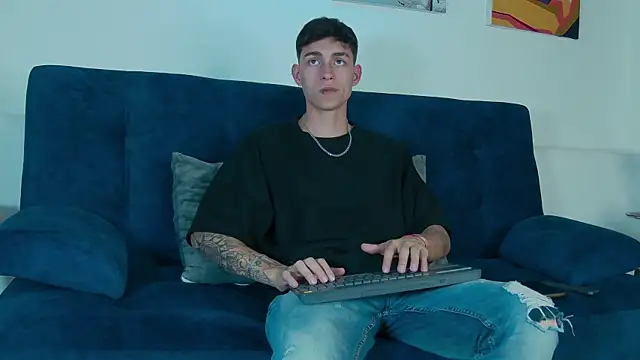 LukeSavagge online show from 10-12-25, 04:33