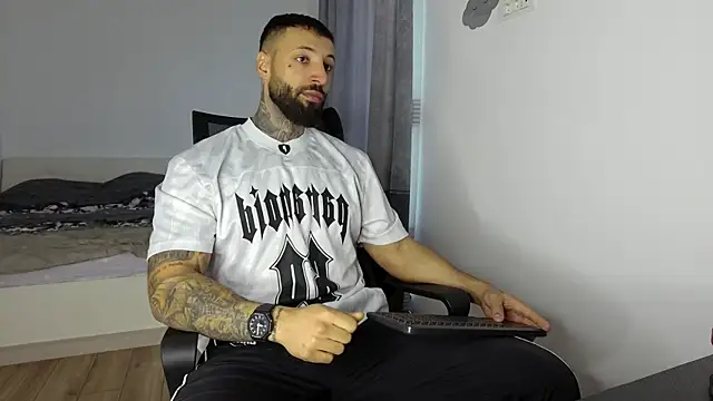 MasculineGuy99 online show from 10-15-25, 06:35