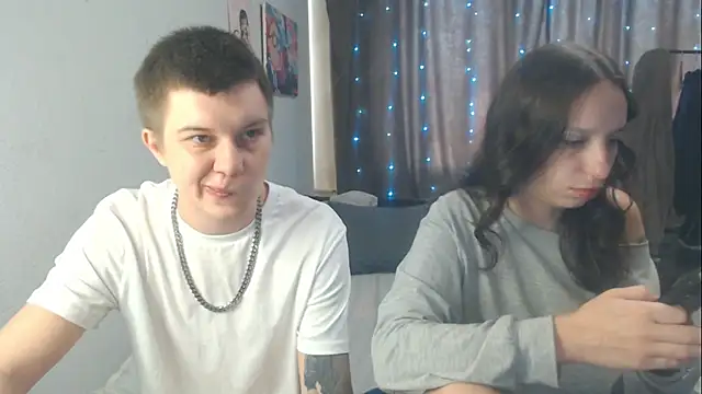 Snapshot of Mark_and_Wendy chatting on 06-14-26, 06:48 Mark and Wendy online show from 06-14-26, 06:48