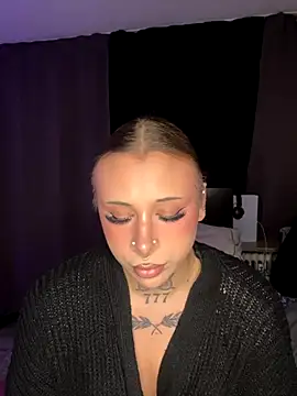 Snapshot of Kimberly-sweety chatting on 10-19-25, 07:03 Kimberly-sweety online show from 10-19-25, 07:03