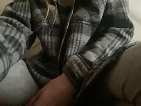 Snapshot of pleasedontpressaredburton chatting on 01-14-26, 10:21 pleasedontpressaredburton online show from 01-14-26, 10:21