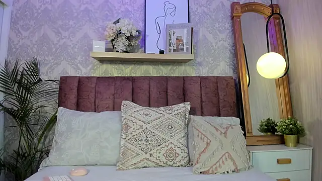 Snapshot of Abbie_thomson_ chatting on 10-15-25, 08:09 Abbie thomson online show from 10-15-25, 08:09