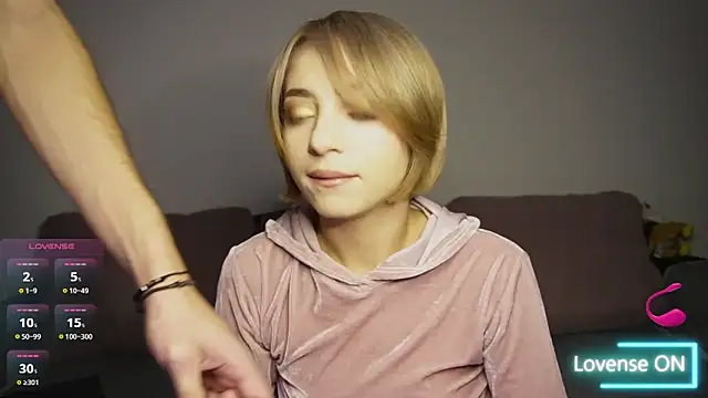 Dahliacruzz online show from 11-04-25, 07:02