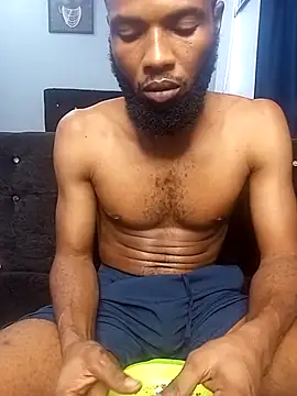 Snapshot of FreakyKaigrey chatting on 10-18-25, 10:38 FreakyKaigrey online show from 10-18-25, 10:38