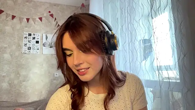 TeresitaLish online show from 10-08-25, 02:14