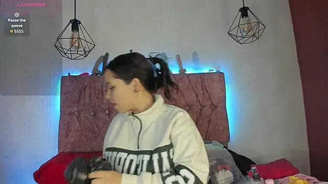 Mia lopez 1 online show from 11-08-25, 11:21