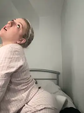 LucyLowbb online show from 10-05-25, 08:23