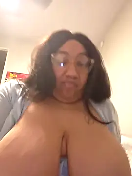 Adri-x online show from 10-29-25, 01:08