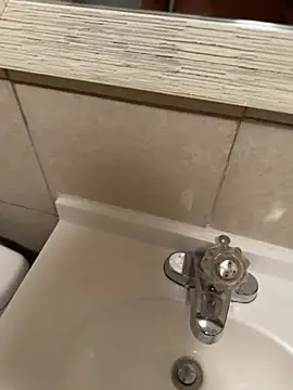 familia0210 online show from 12-21-25, 02:19