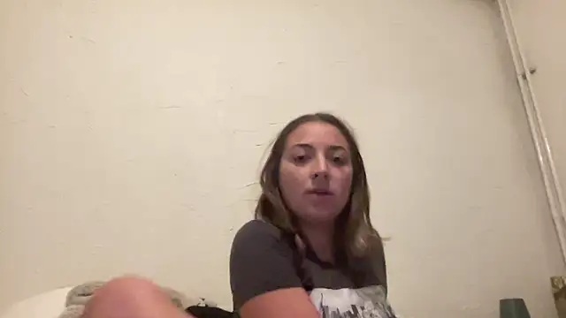 Snapshot of looloopaul chatting on 11-02-25, 08:44 looloopaul online show from 11-02-25, 08:44