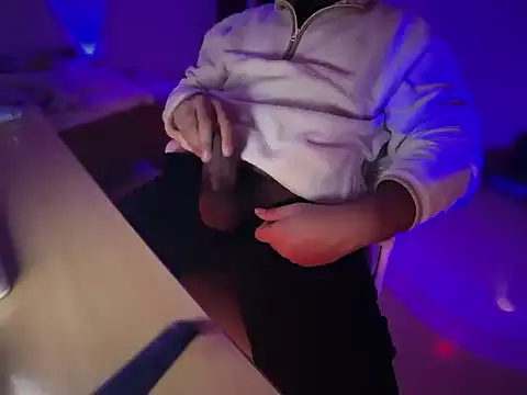 Snapshot of Devils_dad chatting on 12-14-25, 10:09 Devils dad online show from 12-14-25, 10:09