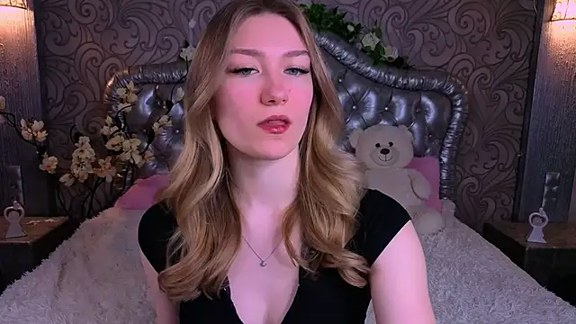 AngelAnabelle online show from 04-25-26, 01:36