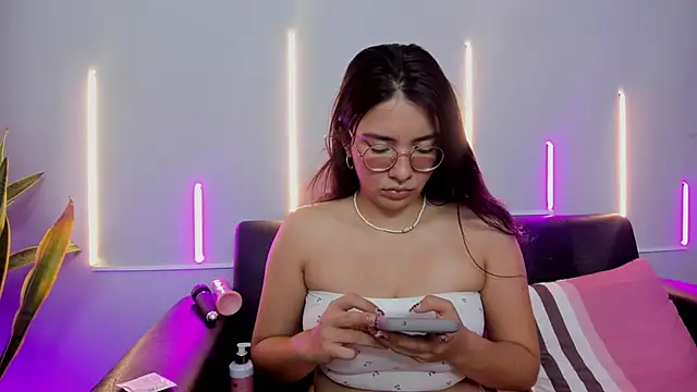 Jules Angel online show from 11-14-25, 12:59