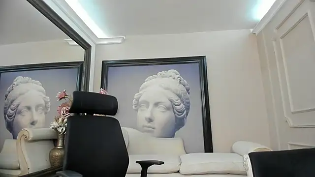 Snapshot of ElianKeiser chatting on 10-17-25, 12:08 ElianKeiser online show from 10-17-25, 12:08