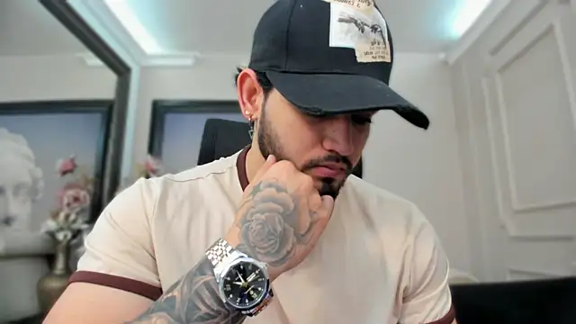 Snapshot of ElianKeiser chatting on 10-23-25, 12:26 ElianKeiser online show from 10-23-25, 12:26