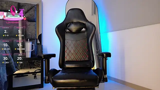 johnjaguar1  online show from 04-08-26, 11:10