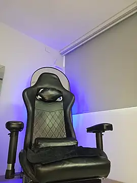 johnjaguar1  online show from 06-10-26, 12:37