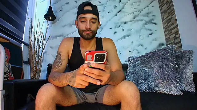 Max Miller S online show from 10-04-25, 07:01